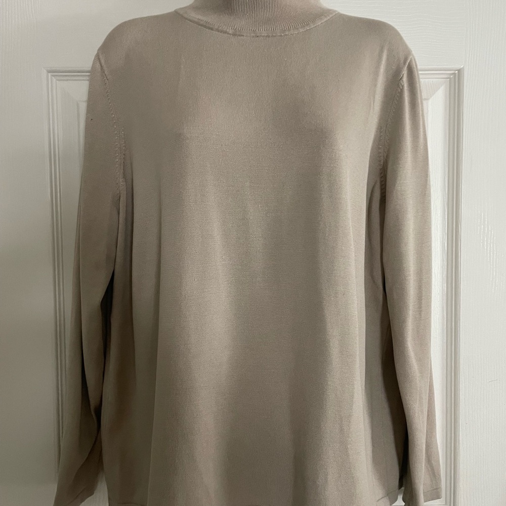 Pendleton Silk Blend Women's Long Sleeve Beige Top‎